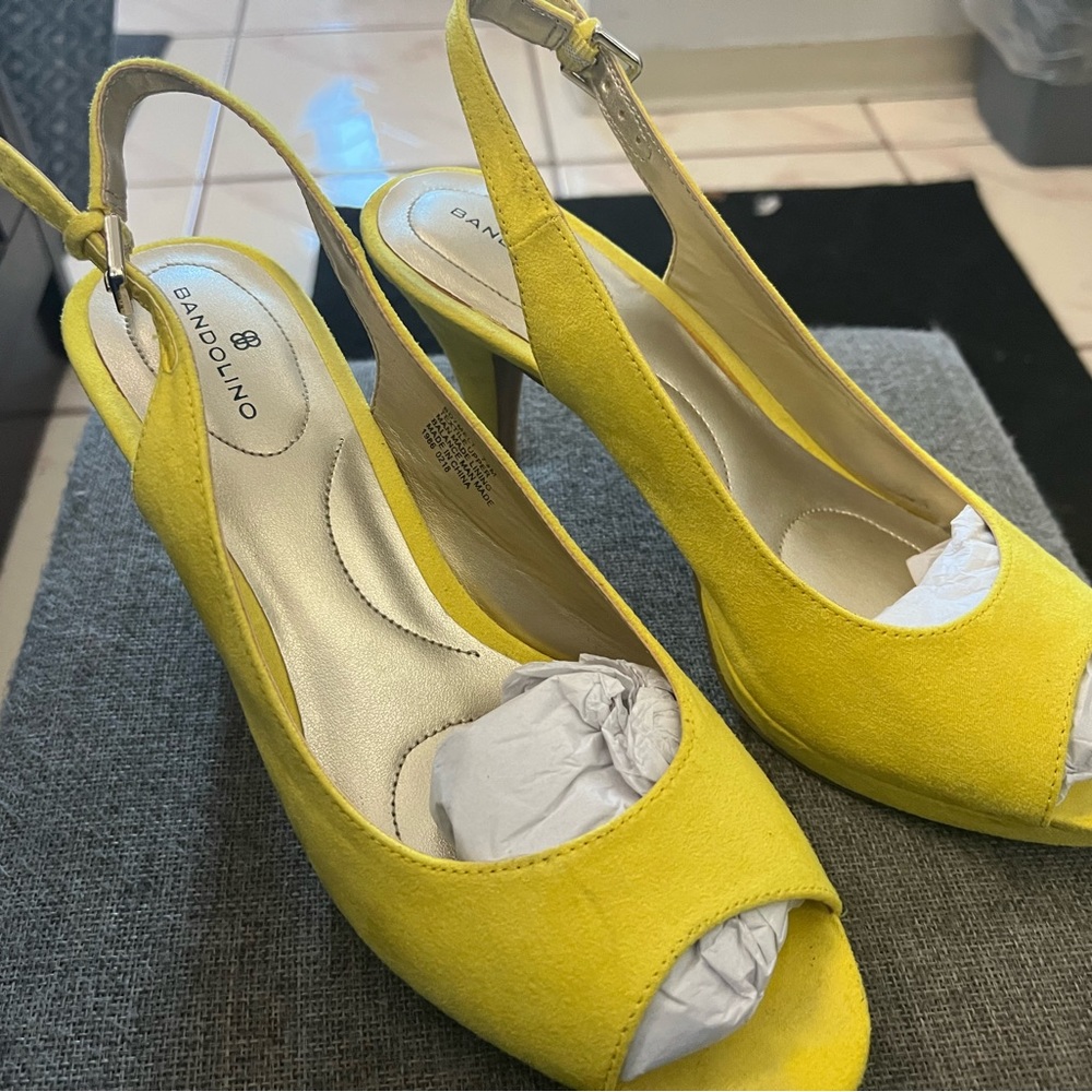 WOMEN SHOES SIZE 7.5